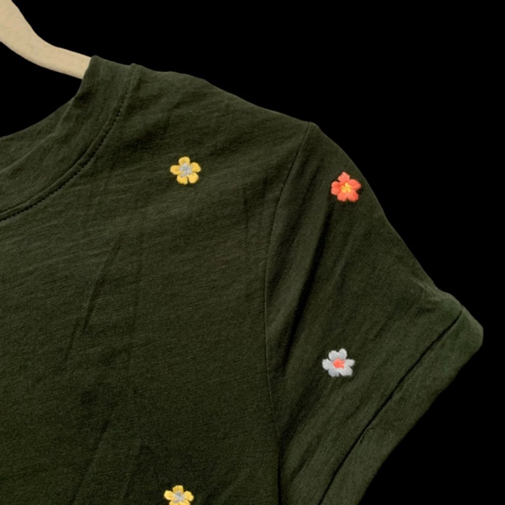 Loft Vintage Soft  Flower Embroidered Short Sleeve Shirt size SP - Picture 5 of 9